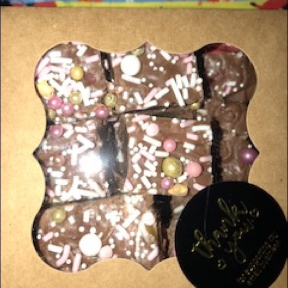 Hi Welcome to my closet!Free gift with purchase 🎁 - Picture 9 of 11